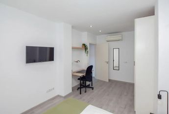 Avinguda del Port, Valencia, Valencian Community 46023