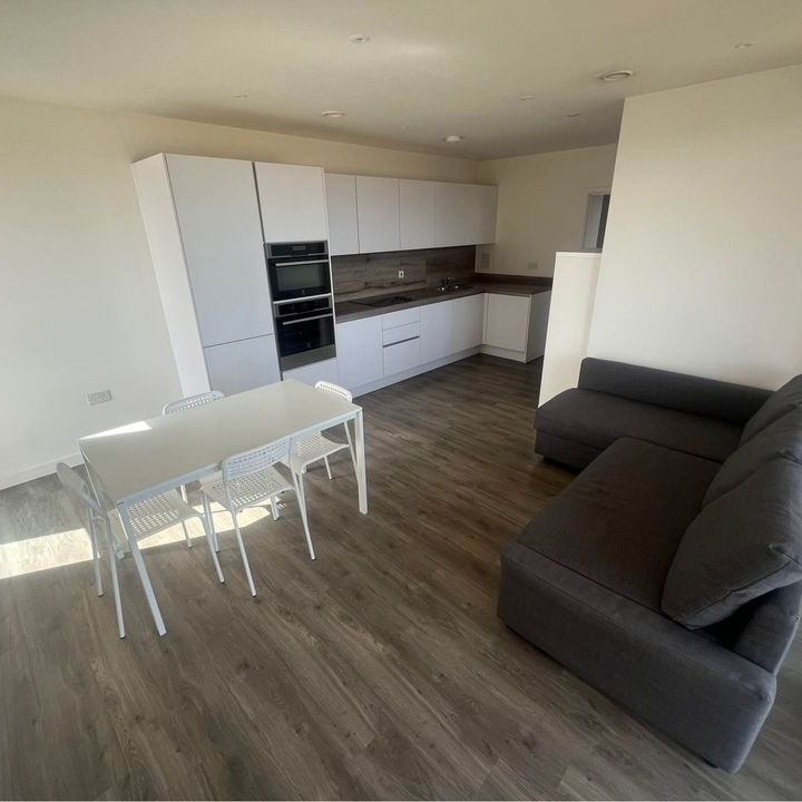 2 Bed Flat, Hawfinch House, NW9 - Photo 1