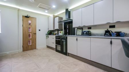 Studio to rent - Photo 5