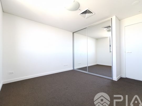 Large space Apartment Right by The River!! - Photo 1