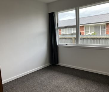 Convenient Edgeware Living – 2 bedroom unit - Photo 5