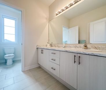 For Lease - 33 Del Ray Crescent, Wasaga Beach, Ontario - Photo 1