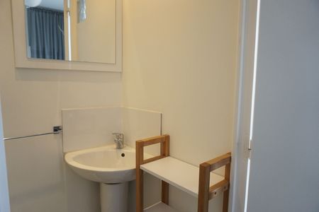 Studio meublé de 18.06 m2, rue Ernest Deconynck réf G76-006 - Photo 4