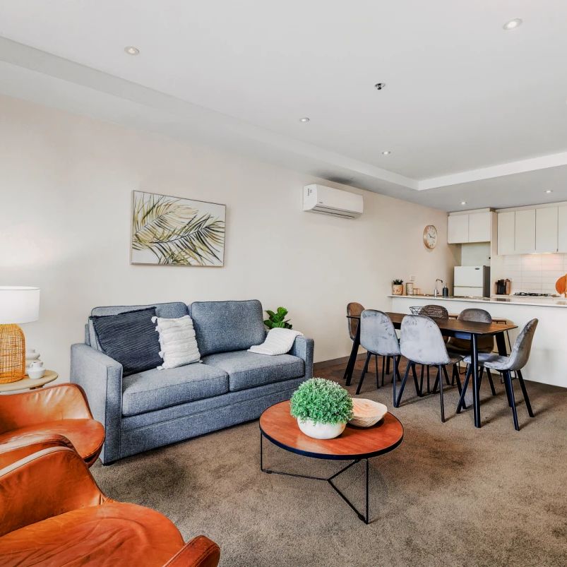 3Bedrooms, 2Bathrooms - Photo 1