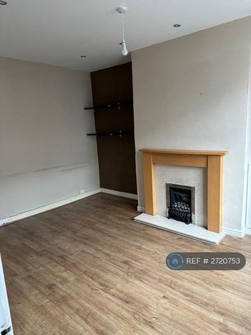 2 bedroom terraced house to rent - Photo 2