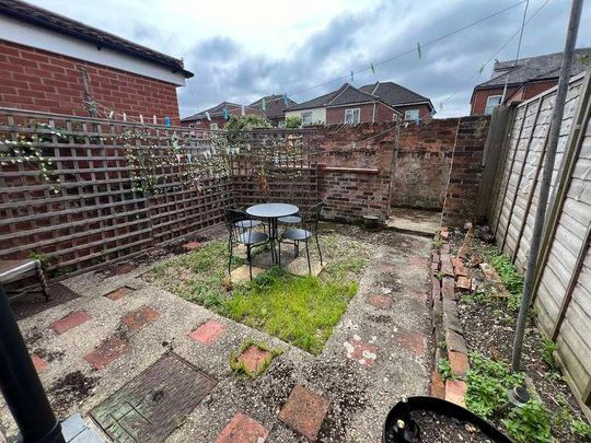 Livingstone Road, SO14 - Photo 1