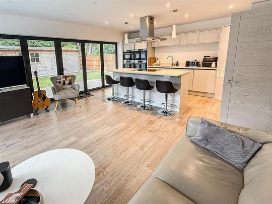 3 bedroom detached house to rent - Photo 1