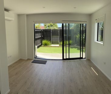 Modern, Sunny, Private and Fully Fenced Townhouse - Photo 6