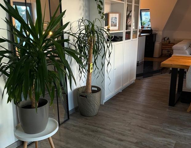 Wunderschöne, lichtdurchflutete DG-Wohnung mit Balkon Nachmieter - Photo 1