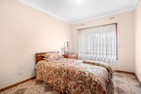 Spacious 4-Bedroom Home in Lalor - Photo 5