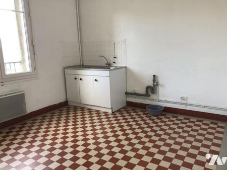 COUTANCES, centre ville, appartement deux pièces de 59 m2 - Photo 3