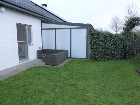 Gerenoveerde gelijkvl. woning met 1 slpk., tuin en garage. - Foto 2