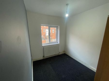 Flat , Canal Road, Armley, Leeds - Photo 5