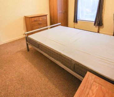 Winton, Bournemouth - Photo 4