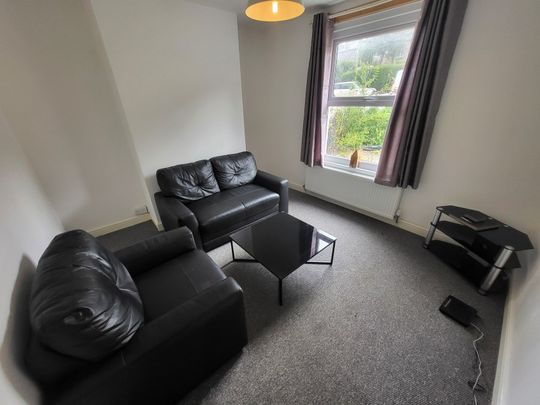 Penryn, Cornwall - Photo 1