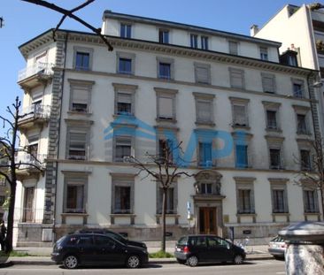 In the heart of Les Bastions, magnificent 3-room apartment on 2nd floo - Photo 5