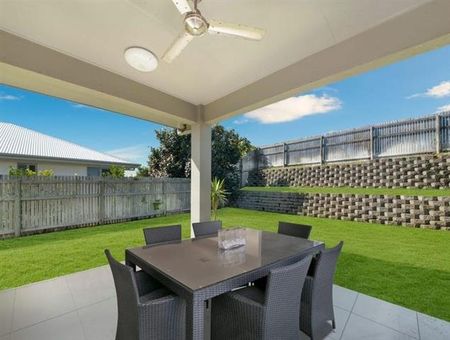 MODERN 4 BEDROOM HOME IN POPULAR SUBURB OF COSGROVE - Photo 4