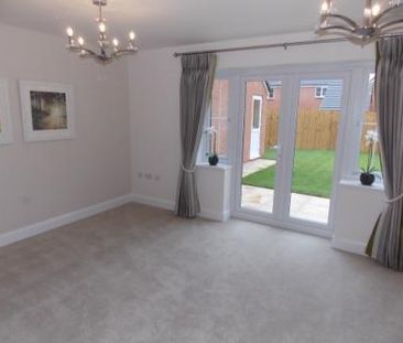 3 bedroom semi-detached house to rent - Photo 2