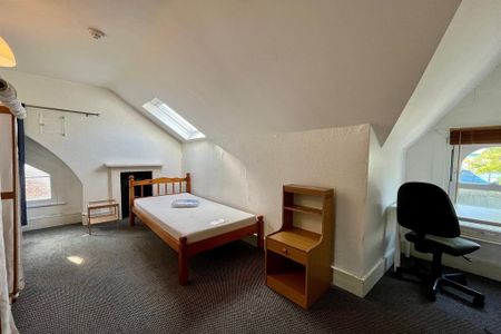 6 bedroom end of terrace house to rent - Photo 3