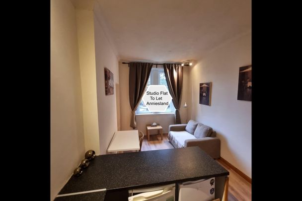 Studio Flat, Crow Road North, G13 - Photo 1