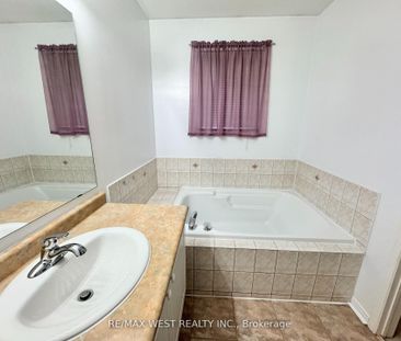 For Lease - 98 Four Seasons Circle, Brampton, Ontario - Photo 4