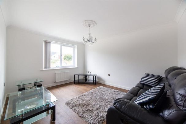 4 bedroom detached house to rent - Photo 1