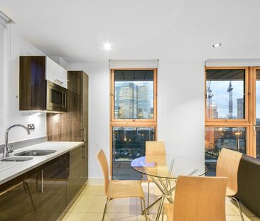 2 Bed Flat, Streamlight Tower, E14 - Photo 6