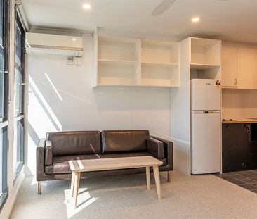 Studio Apartment - Ideal Student Accommodation ** ENTER VIA LANDER ... - Photo 5