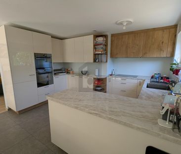 LICHTDURCHFLUTET MIT CHEMINÉE UND GARTEN - Foto 1