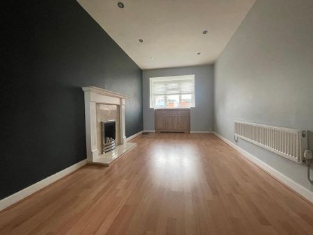 4 bedroom detached house to rent - Photo 3