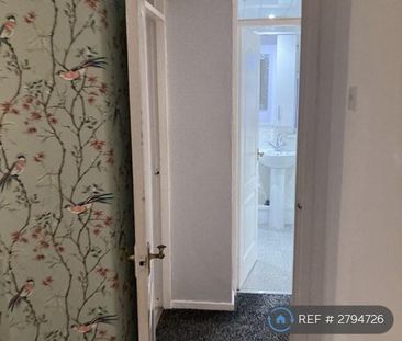 2 bedroom semi-detached house to rent - Photo 2