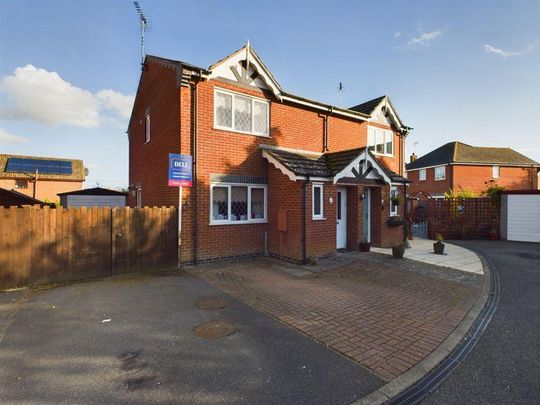 3 bedroom semi-detached house to rent - Photo 1