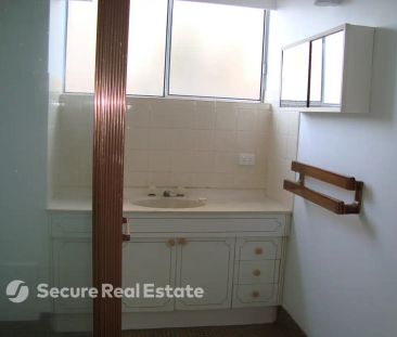 “Auchenflower Unit with River & City Views” - Photo 2