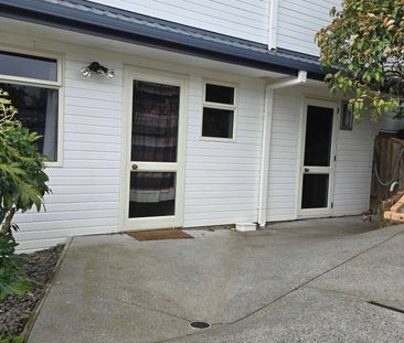 Easy Care Living! - Photo 4