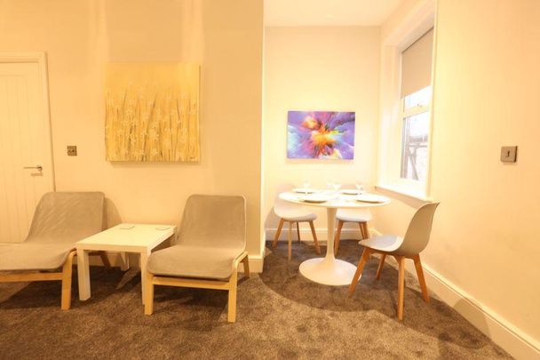 1 bedroom in a flat share to rent - Photo 1