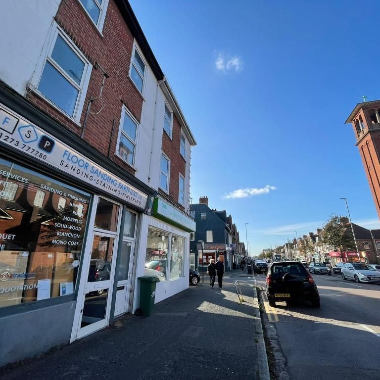 4 bedroom apartment to rent - Photo 1