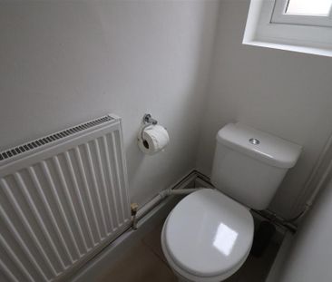 3 bedroom terraced house to rent - Photo 6