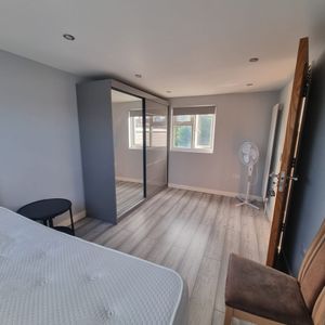 Room in a Shared House, Belmont Park Road, E10 - Photo 2