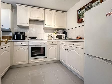 2 bedroom apartment to rent - Photo 5