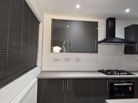 4 bedroom house of multiple occupation to rent - Photo 4