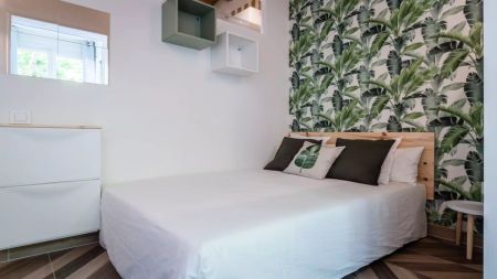 Room in a shared 4-bedroom apartment for rent in l'Antiga Esquerra de l'Eixample (Professionals only, couples allowed, students allowed) - Photo 5