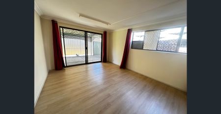 2-bedroom studio with bills included - Photo 2