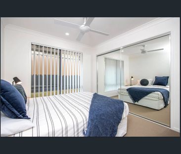 STYLISH LOW MAINTENANCE DUPLEX - Photo 3