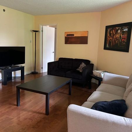 Condo meublé tout inclus 4 1/2 centre-ville de Montréal 2490$/mois du 1er aout 2026 - Photo 3