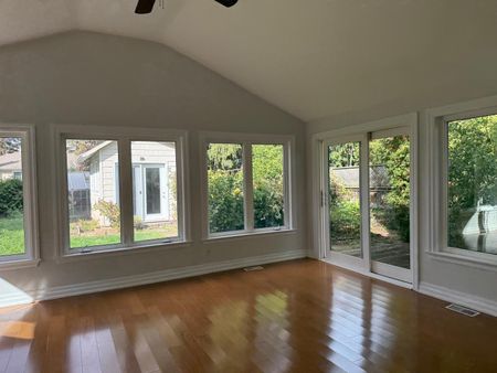 For Lease - 1377 Sheldon Avenue, Oakville, Ontario - Photo 2