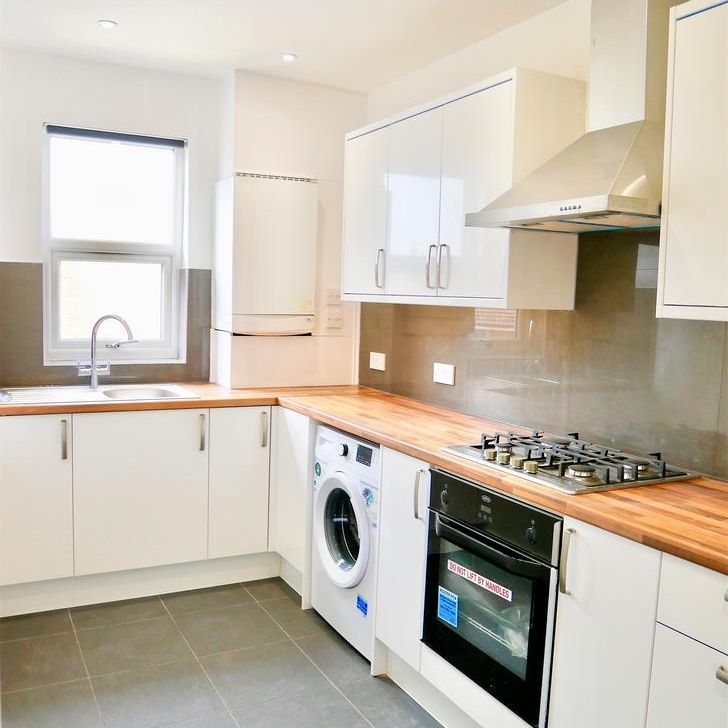 2 bedroom flat to rent - Photo 1