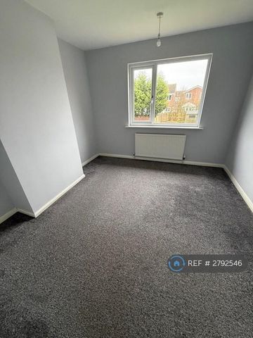 3 bedroom terraced house to rent - Photo 4