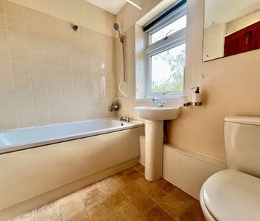 3 Bed Semi-Detached House, Barford Rise, LU2 - Photo 4