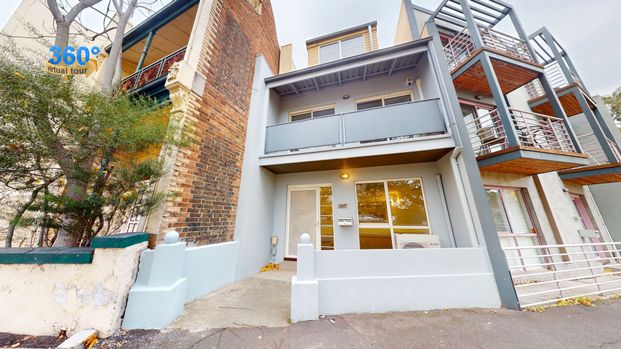 Your Royal Parade Townhouse Awaits – Fresh, Bright & Beautiful - Photo 1