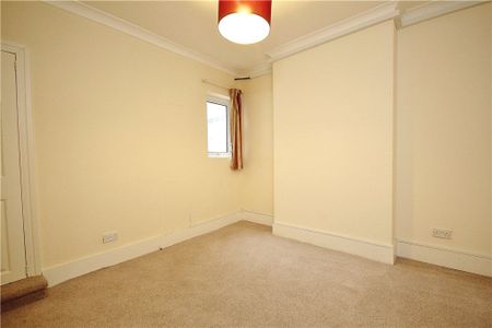 South Ealing Road, South Ealing - Photo 2